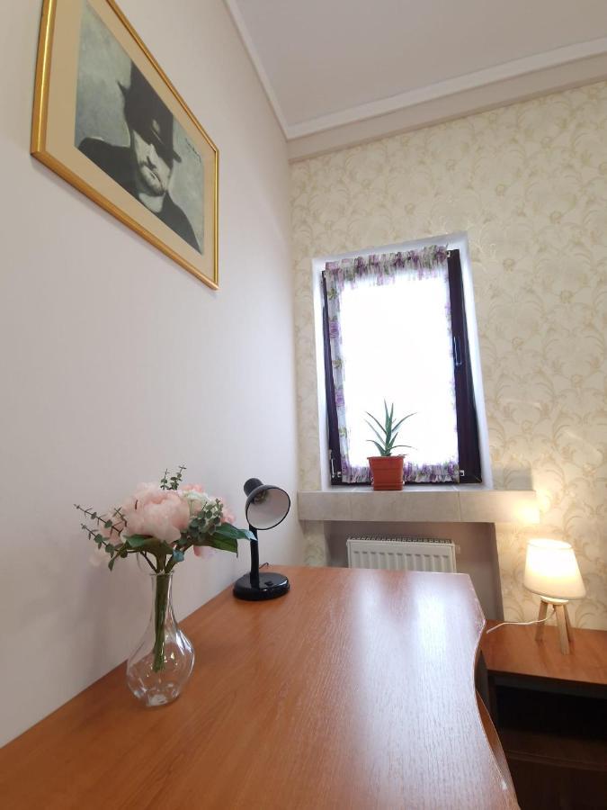 Laroka House Arty And Cosy Studio Universitate Center Бухарест Экстерьер фото